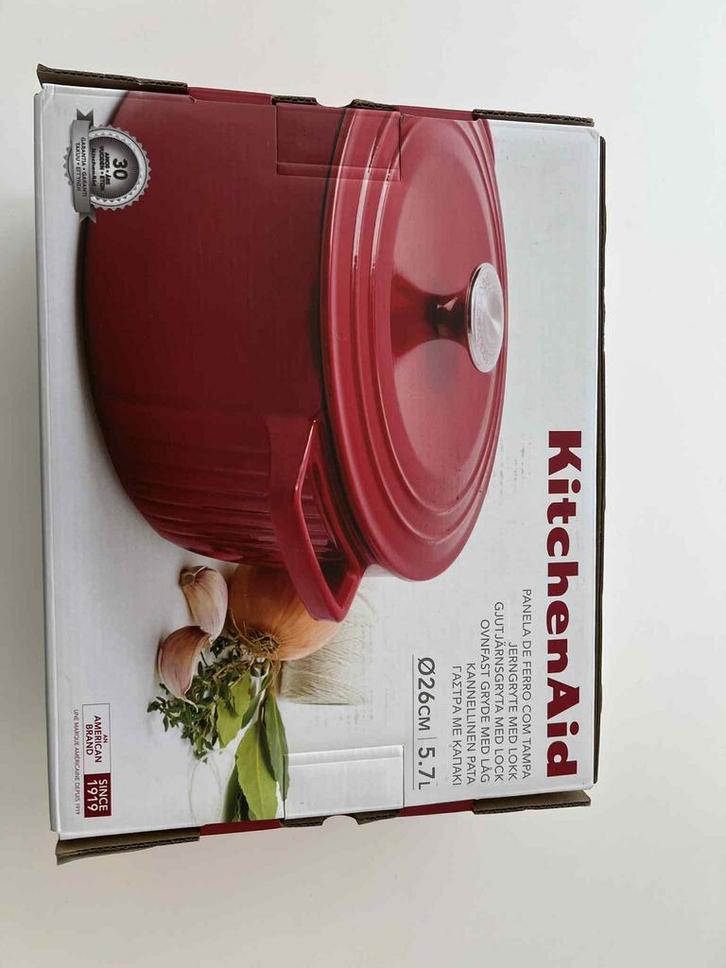 Gloednieuwe KitchenAid gietijzeren pan (26 cm, 5,7L), Huis en Inrichting, Keuken | Potten en Pannen, Gietijzer, Ophalen