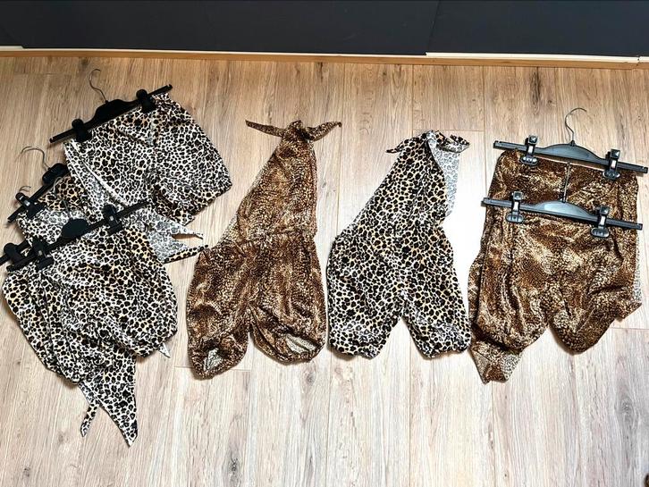 Lot van 8 Tarzan-pakjes peuter / eerste kleuter, Kinderen en Baby's, Carnavalskleding en Verkleedspullen, Zo goed als nieuw, Jongen