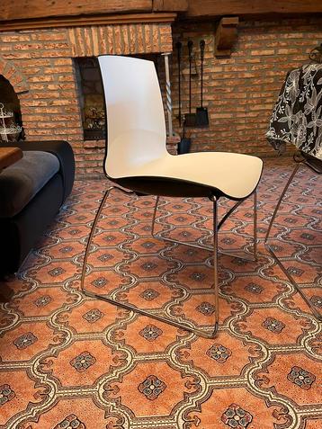 desingn stoelen beschikbaar voor biedingen