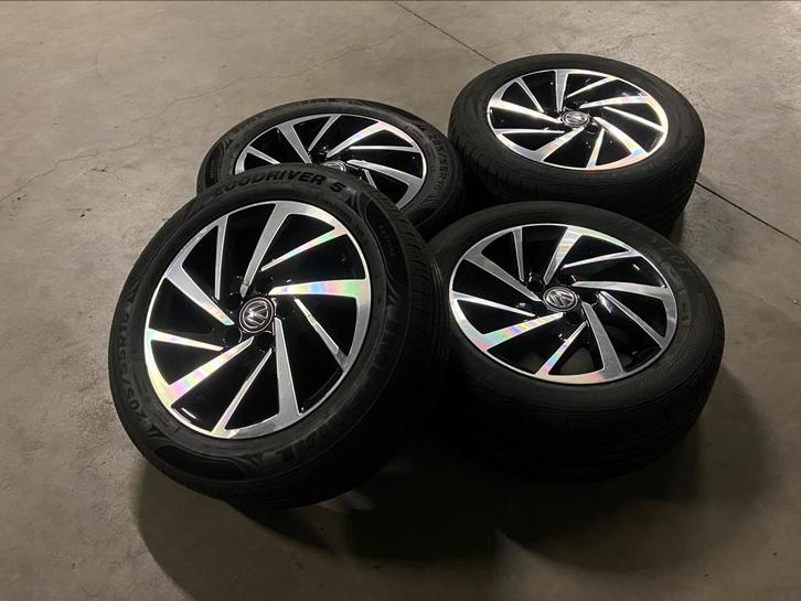 originele Volkswagen Golf 5,6,7,8 velgen met zomerbanden., Auto-onderdelen, Banden en Velgen, Band(en), Zomerbanden, 16 inch, Ophalen