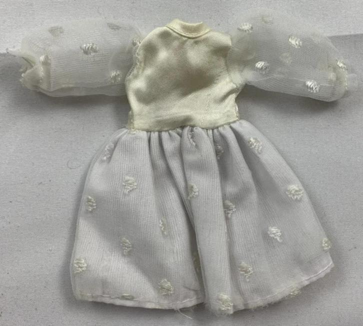 Fleur bruidsmeisje kleding pop vintage jaren 80, Verzamelen, Poppen, Zo goed als nieuw, Pop, Verzenden