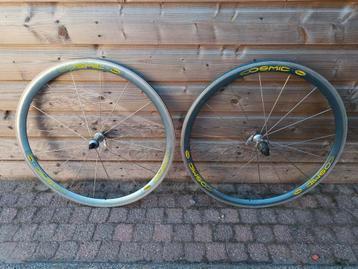2 setten mavic cosmic wielen + los voorwiel te koop!! beschikbaar voor biedingen