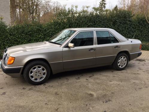 Mercedes 230E W124, Auto's, Oldtimers, Particulier, Centrale vergrendeling, Lichtmetalen velgen, Radio, Mercedes-Benz, Benzine