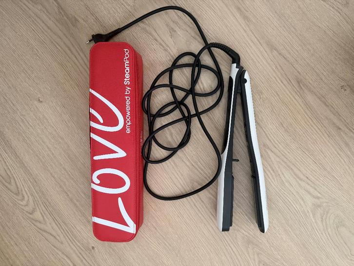 L'Oréal Steampod 3.0 + étui rouge, Bijoux, Sacs & Beauté, Beauté | Soins des cheveux, Utilisé, Enlèvement ou Envoi