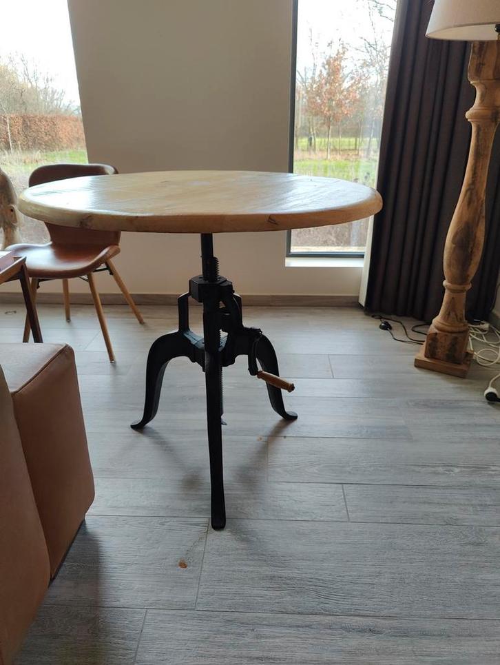 Industriële bijzettafel met massief mango houten blad, Huis en Inrichting, Tafels | Eettafels, Ophalen