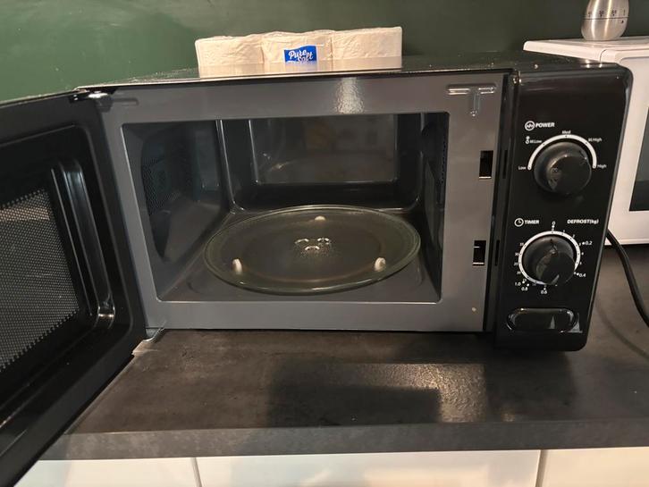 DOMO microgolfoven DO1017 – 700W – 3 jaar – werkt perfect, Elektronische apparatuur, Microgolfovens, Zo goed als nieuw, Microgolfoven