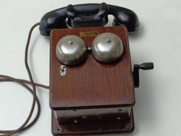 Oude Telefoon Bell Telephone uit 1948 met Zwengel  beschikbaar voor biedingen