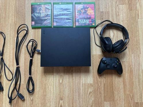 Xbox One X Bundle – 1TB – 4K HDR – Games + Headset + USB, Games en Spelcomputers, Spelcomputers | Xbox One, Zo goed als nieuw