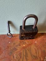 Vintage circa 1960's padlock, Enlèvement ou Envoi