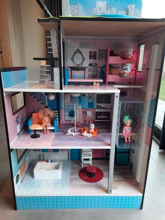 houten poppenhuis voor kleine poppetjes van Dreamland, Kinderen en Baby's, Speelgoed | Poppenhuizen, Zo goed als nieuw, Poppenhuis