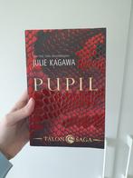 Julie Kagawa - Pupil, Julie Kagawa, Ophalen of Verzenden, Zo goed als nieuw, Fictie