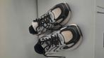 Sneakers, Wit, Ophalen of Verzenden, Zo goed als nieuw, Sneakers