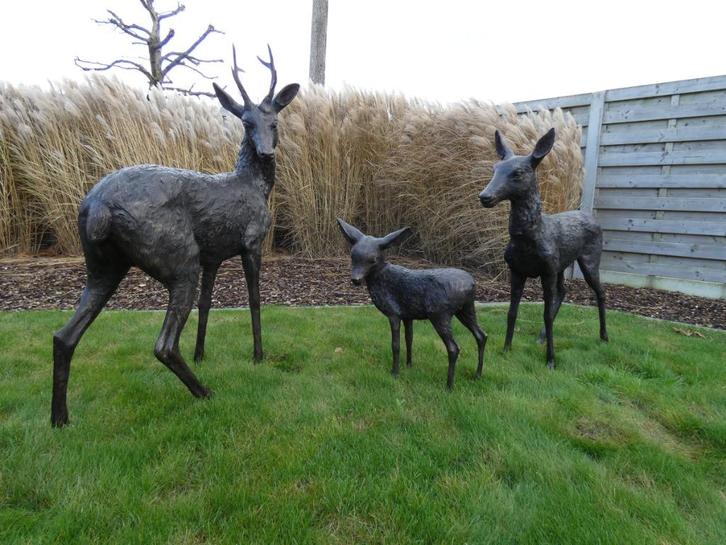 Set bronzen herten / Reeén brengt sfeer in de tuin toppertje, Tuin en Terras, Tuinbeelden, Nieuw, Dierenbeeld, Overige materialen