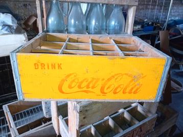 Coca cola bak hout oud beschikbaar voor biedingen