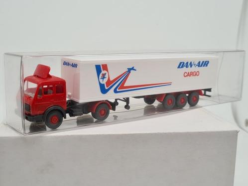 Camion Mercedes Dan Aircargo - Wiking 1/87, Hobby & Loisirs créatifs, Voitures miniatures | 1:87, Comme neuf, Bus ou Camion, Wiking