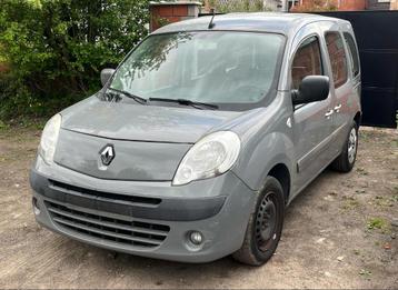 Renault Kango 2012 - 190.000km - benzine beschikbaar voor biedingen