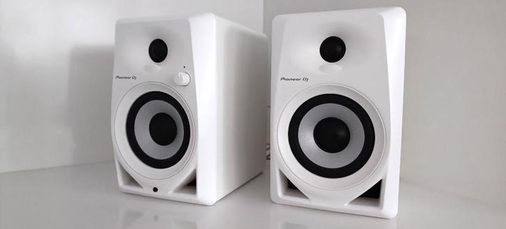 Pioneer DJ DM-40D-W Desktop Monitors (White) (nieuwstaat), Audio, Tv en Foto, Luidsprekerboxen, Zo goed als nieuw, Ophalen of Verzenden