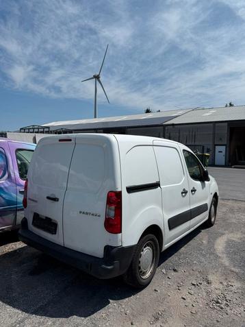 PARTNER AIRCO / MOTOR KAPOT beschikbaar voor biedingen