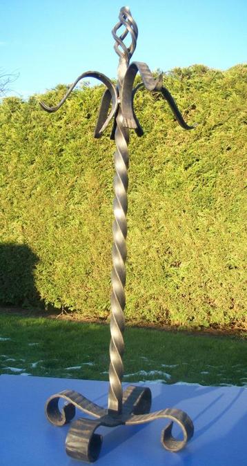 Smeedijzeren Voet, keukengerei om op te hangen, Vuur, Kachel beschikbaar voor biedingen