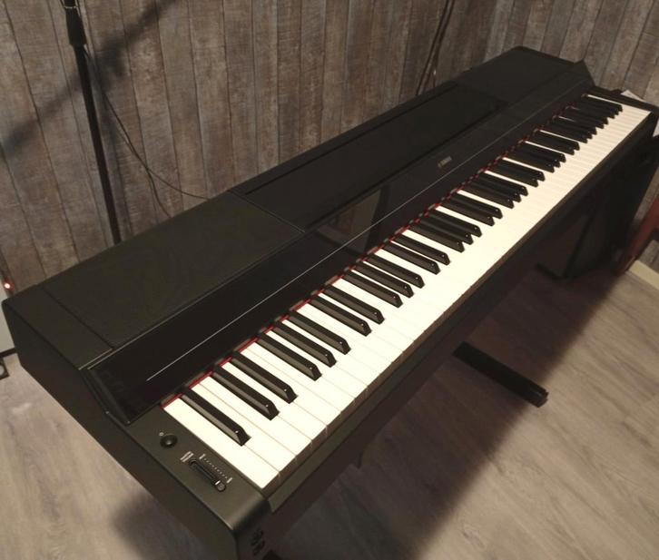 Yamaha ps-500 digitale piano / Prijs op aanvraag, Muziek en Instrumenten, Piano's, Zo goed als nieuw, Piano, Zwart, Digitaal, Ophalen