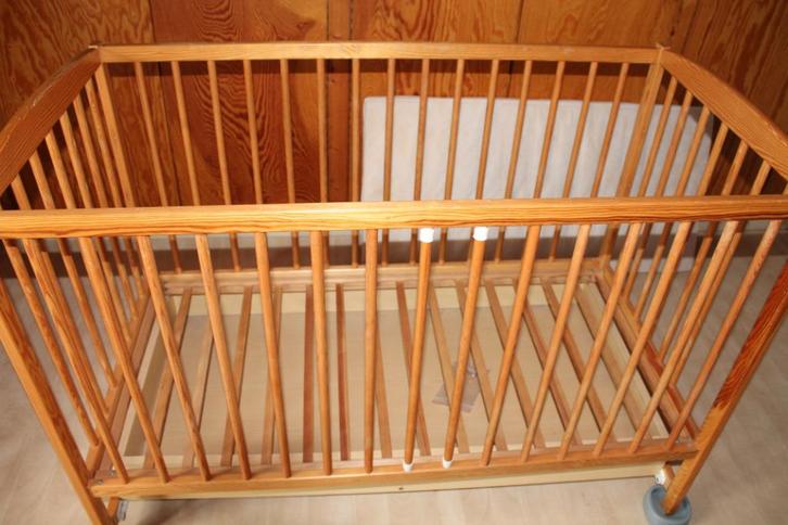 Kinderbed, Kinderen en Baby's, Kinderkamer | Bedden, Gebruikt, Minder dan 140 cm, Minder dan 70 cm, Matras, Ophalen