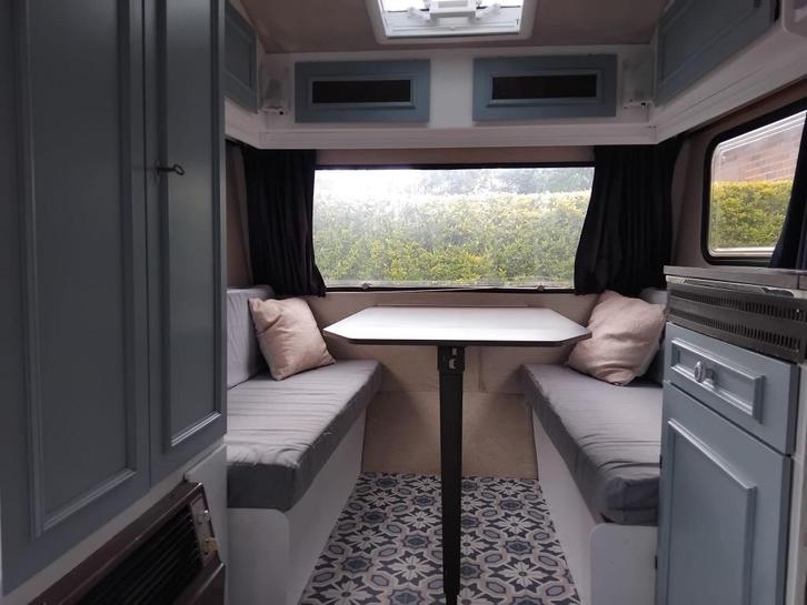 Carvan Constructam, Caravans en Kamperen, Caravans, Particulier, tot en met 4, 750 - 1000 kg, Treinzit, Overige merken, 2 aparte bedden