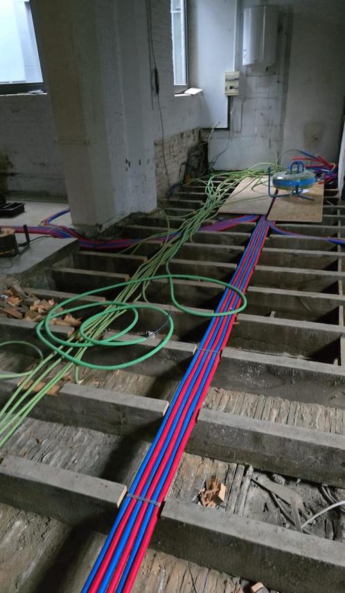 Totaal renovatie ( oost vlanderen ), Diensten en Vakmensen, Aannemers