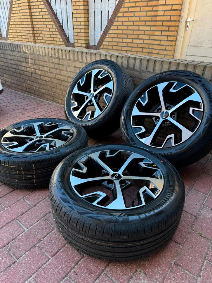 18 inch orignele velgen + zomerbanden Kia Sportage Z.G.A.N!, Auto-onderdelen, Banden en Velgen, Band(en), Zomerbanden, 18 inch