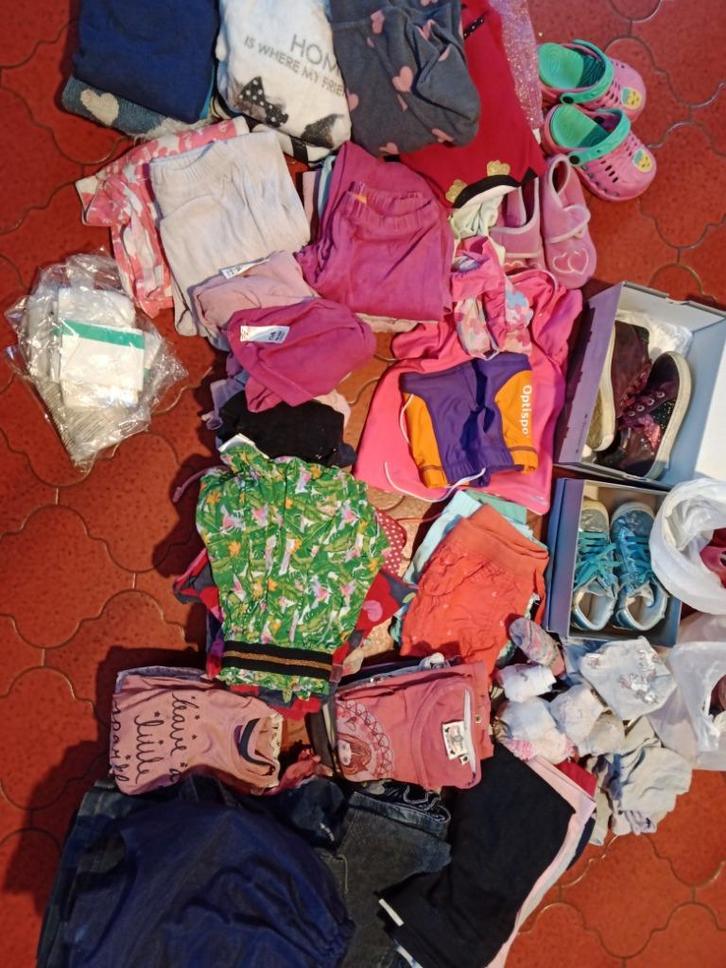 Groot pakket meisjeskleding maten 98 en 104, Kinderen en Baby's, Kinderkleding | Kinder-kledingpakketten, Gebruikt, Maat 98, Ophalen of Verzenden