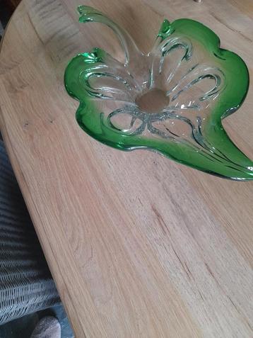 Glaswerk....schaal beschikbaar voor biedingen