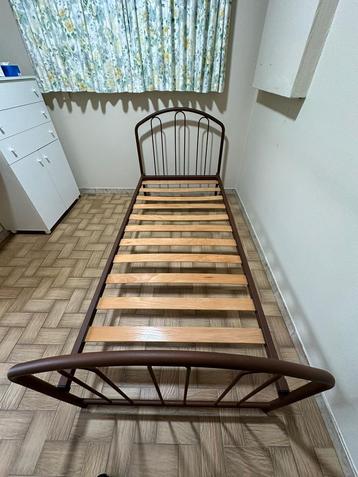 Metalen Bed ( roestkleurig)