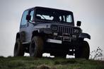 Jeep Wrangler 4.0L 6 cyl. Oldtimer, Autos, Jeep, Boîte manuelle, SUV ou Tout-terrain, Attache-remorque, Noir