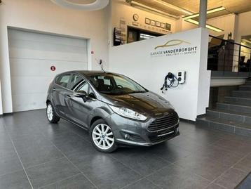 Ford Fiesta TITANIUM BENZINE SLECHTS 62000KM! disponible aux enchères