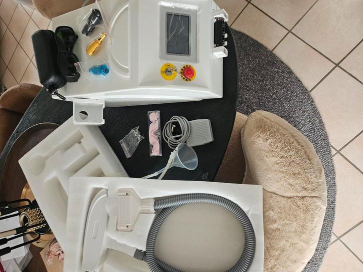 ND Yag Laser Tattoo Removal Tattoo laser Q-Switch, Elektronische apparatuur, Persoonlijke Verzorgingsapparatuur, Zo goed als nieuw