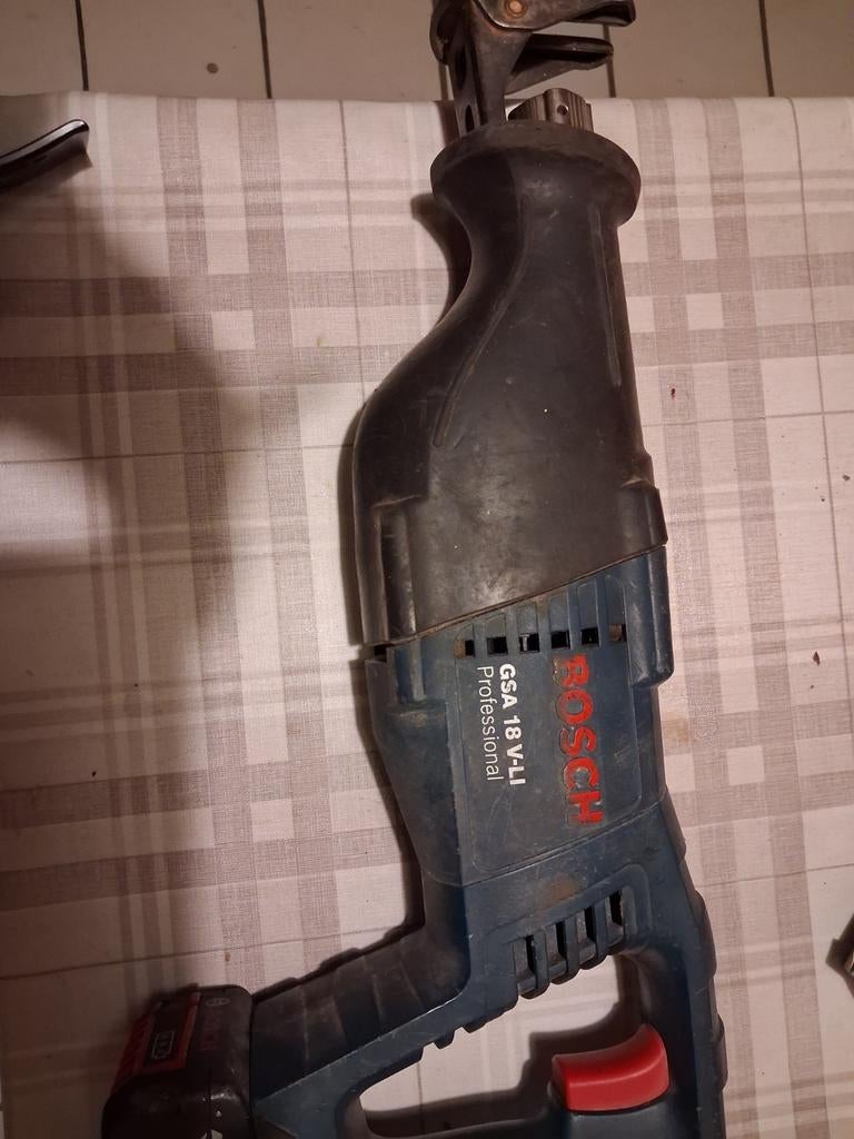 Recipro zaag met battery en laader werkt prima, Ophalen of Verzenden