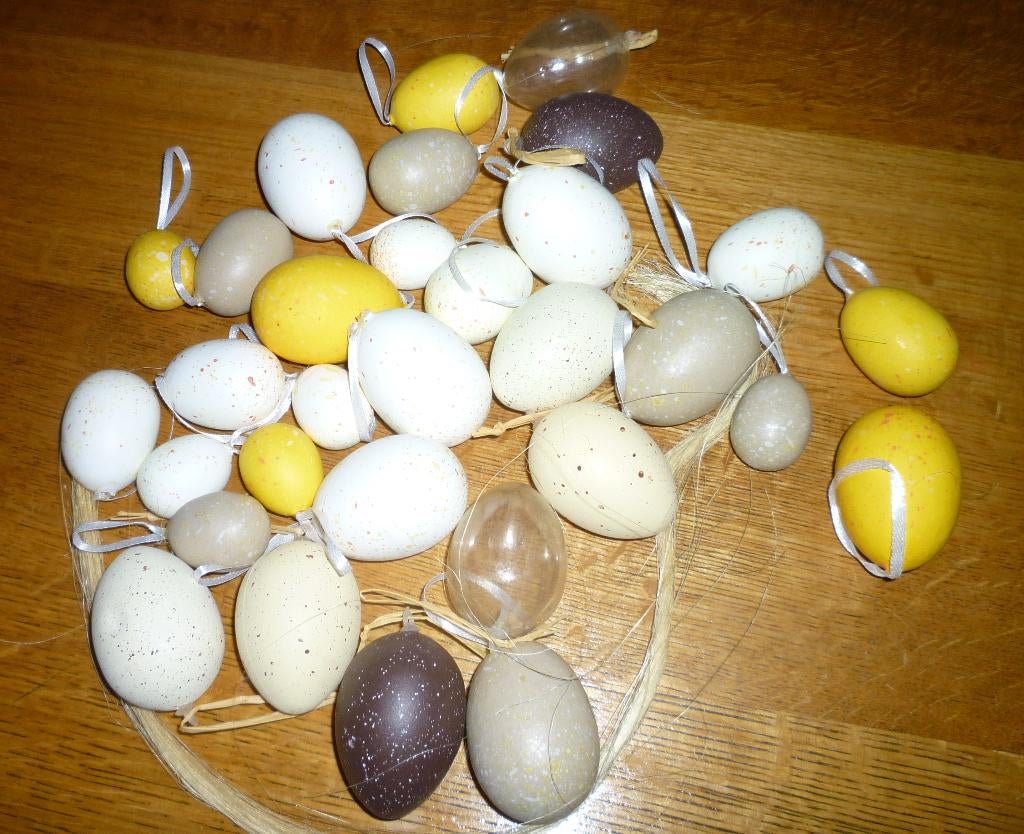 Lot de 32 œufs décoratifs à suspendre – incassables, Hobby & Loisirs créatifs, Articles de fête, Comme neuf, Décoration, Enlèvement