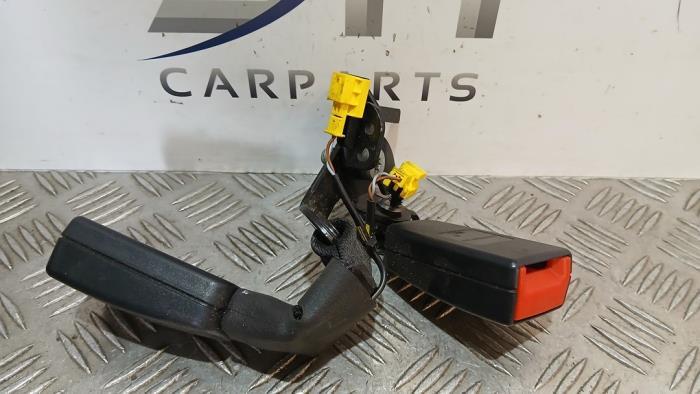 Insertion ceinture de sécurité arrière droite d'un Merced, 3 mois de garantie, Utilisé, -, -