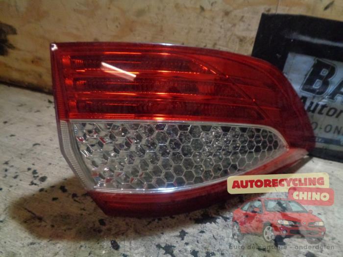 Achterlicht rechts van een Ford Mondeo, Auto-onderdelen, Verlichting, Ford, Gebruikt, 3 maanden garantie, Ophalen of Verzenden
