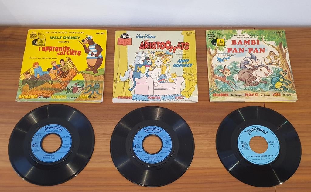 3 livres de Walt Disney + single (français), CD & DVD, Enlèvement ou Envoi