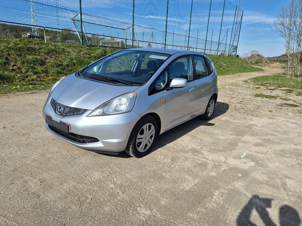 Honda jazz 12i Trend, Autos, Honda, Argent ou Gris, Achat, Boîte manuelle, Noir