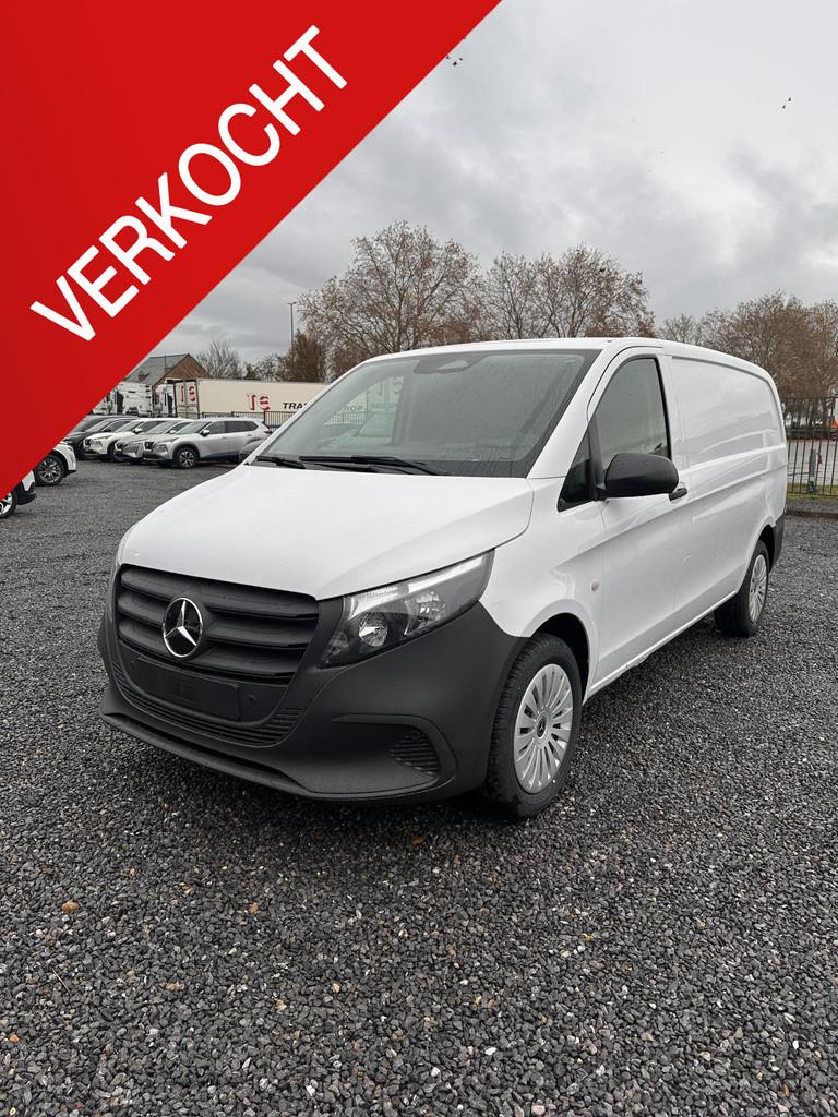 Mercedes-Benz Vito 114 CDI PRO L2 9G-Tronic ESSENTIAL Editio, Auto's, 4 deurs, Zwart, 4 cilinders, 2000 kg