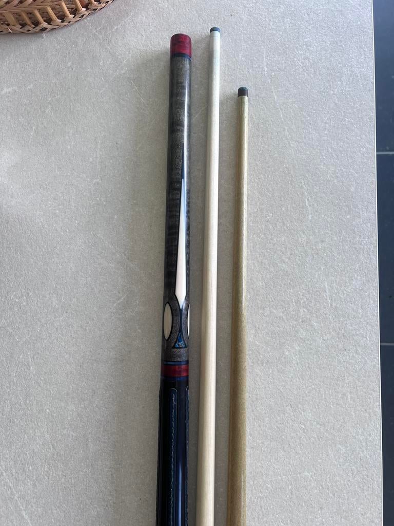 Longoni LVC-8 keu met 2 toppen, Sports & Fitness, Billards & Billards américains, Comme neuf, Enlèvement