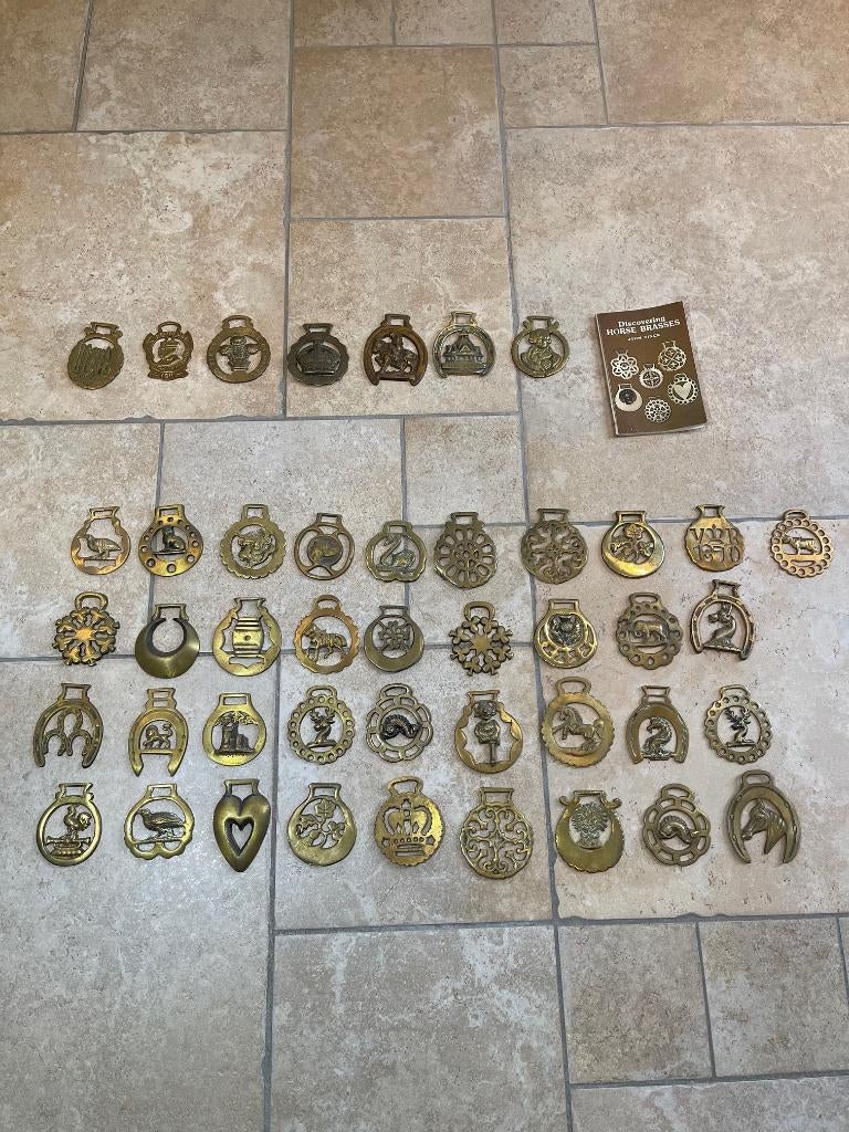 Unieke Vintage Horse brass collectie 44 stuks decoratie, Antiek en Kunst, Ophalen, Brons
