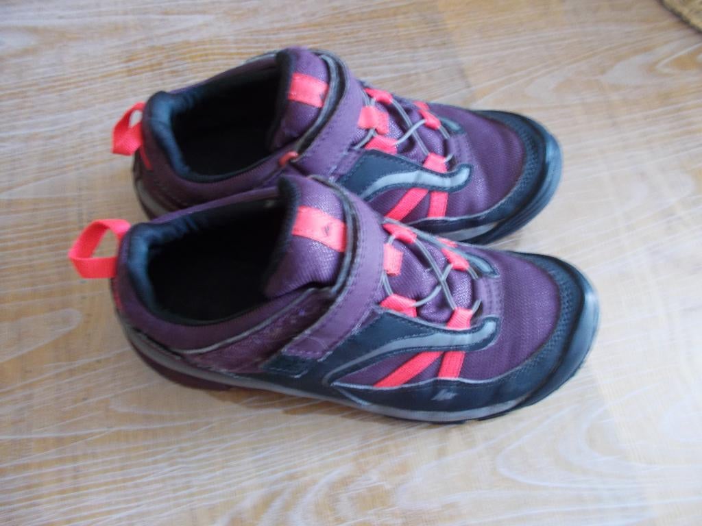 Paire de baskets basses mauves pour fille., Quechua, Comme neuf, Enlèvement, Chaussures de sport