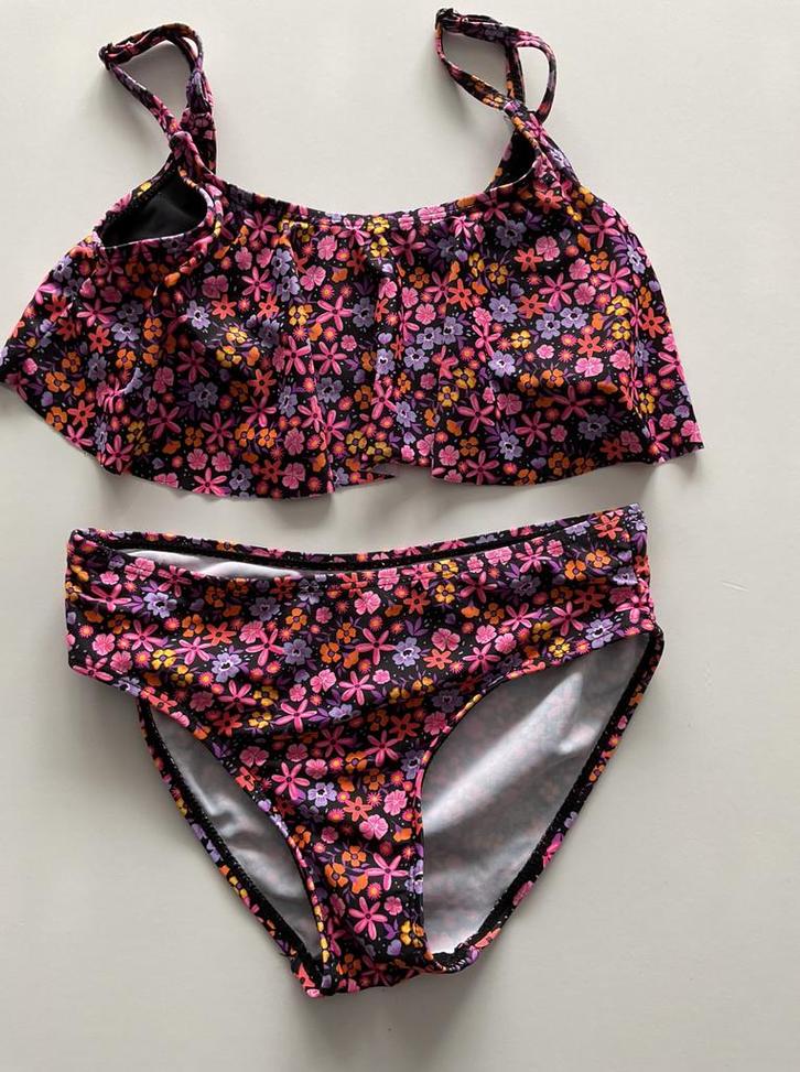 Roze, gebloemde bikini (maat 128/134), Kinderen en Baby's, Kinderkleding | Maat 128, Zo goed als nieuw, Ophalen of Verzenden