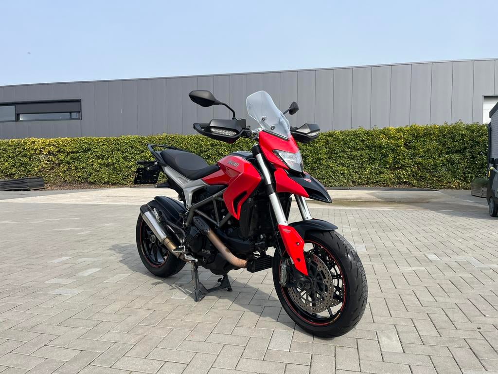 Ducati 939 Hyperstrada, Entreprise, 2 cylindres, 937 cm³, Contrôle de traction