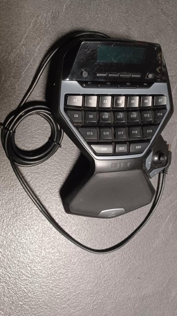 Logitech G13  advanced gameboard, Computers en Software, Toetsenborden, Zo goed als nieuw, Bedraad, Gaming toetsenbord, Ophalen of Verzenden