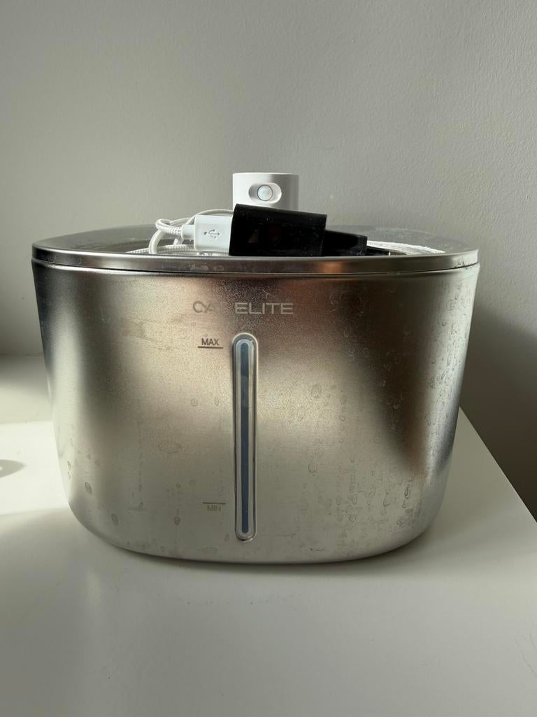 Fontaine à eau potable Cat Elite, Animaux & Accessoires, Nourriture & Abreuvoirs pour chats, Comme neuf, Enlèvement ou Envoi