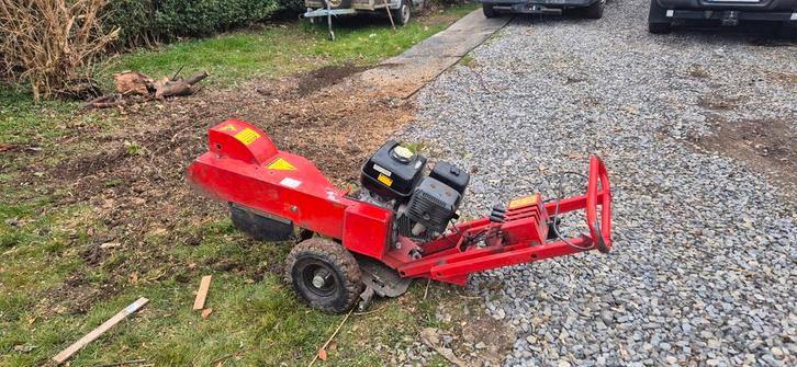 Location rogneuse de souche/dessoucheuse, Jardin & Terrasse, Déchiqueteurs, Utilisé, Essence, Enlèvement