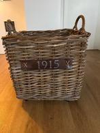 Mand in rotan voor hout, Huis en Inrichting, Ophalen, Mand, Vierkant, Zo goed als nieuw